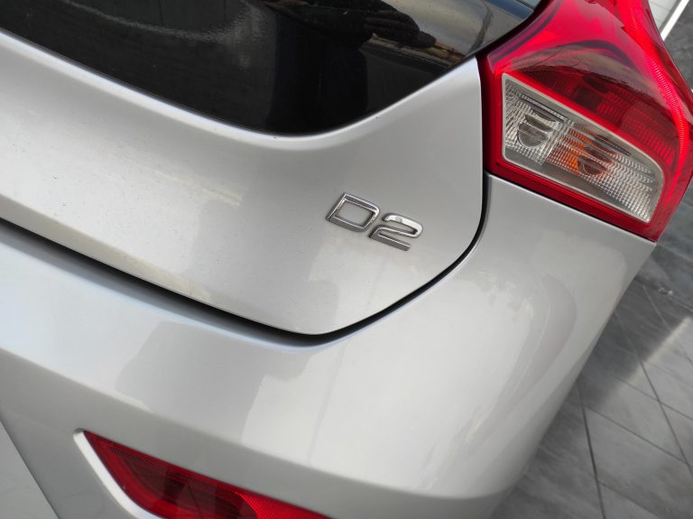 VOLVO V40 1.6 D2 AUTOMÁTICO KINETIC