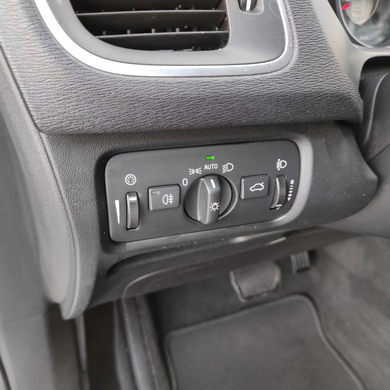 VOLVO V40 1.6 D2 AUTOMÁTICO KINETIC