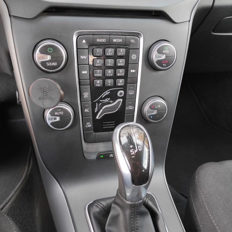 VOLVO V40 1.6 D2 AUTOMÁTICO KINETIC