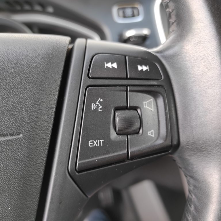 VOLVO V40 1.6 D2 AUTOMÁTICO KINETIC