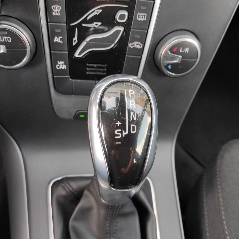 VOLVO V40 1.6 D2 AUTOMÁTICO KINETIC