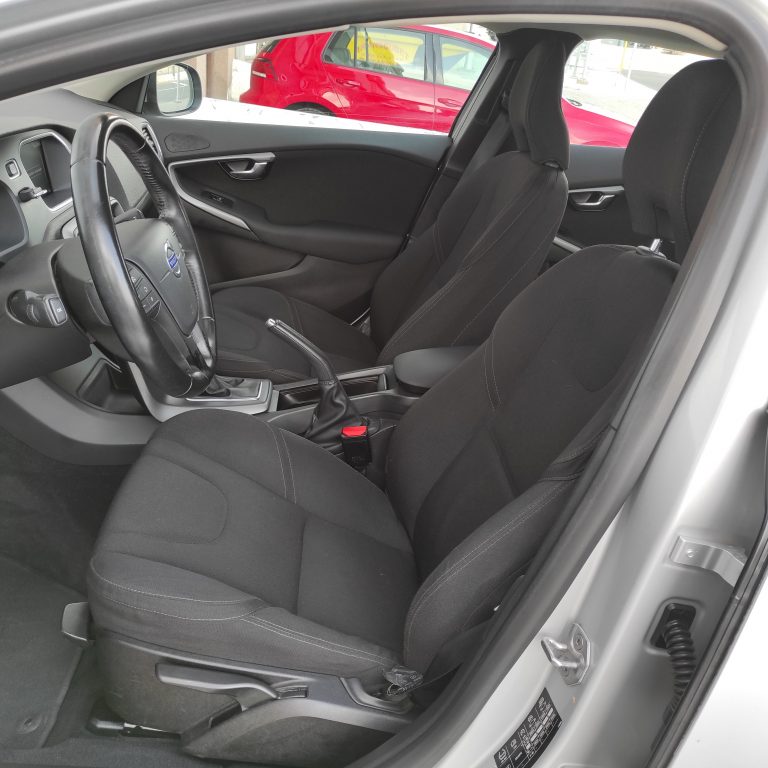 VOLVO V40 1.6 D2 AUTOMÁTICO KINETIC