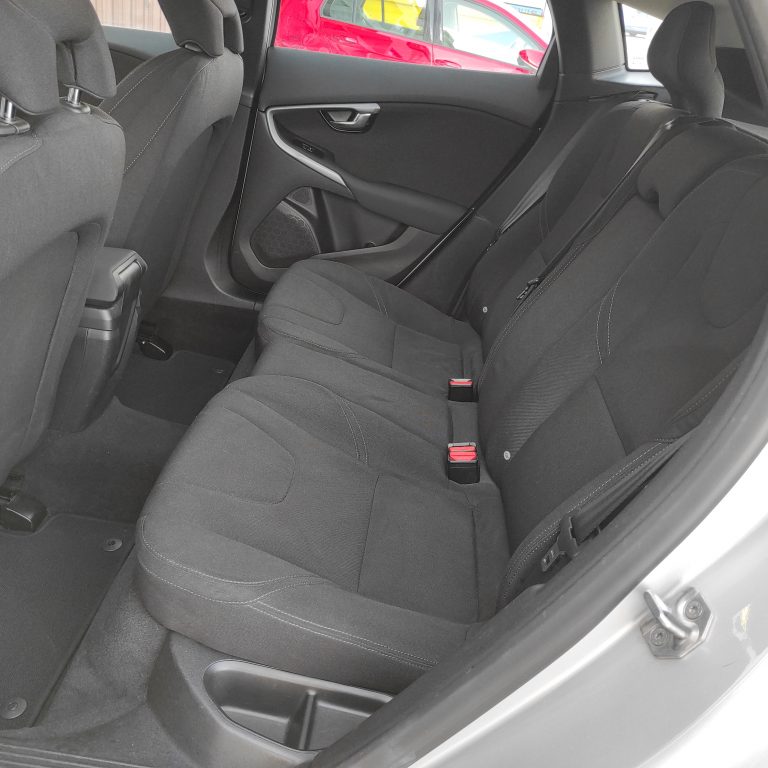 VOLVO V40 1.6 D2 AUTOMÁTICO KINETIC